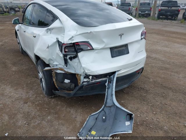 7SAYGDEE8NF329731 Tesla Model Y