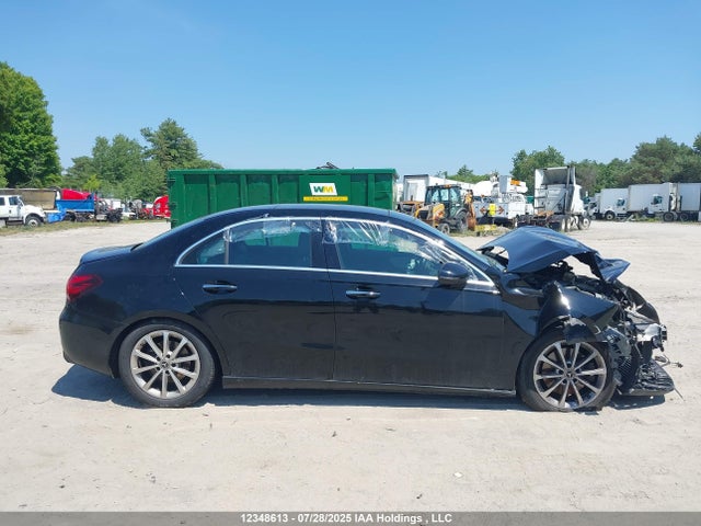 W1K3G4FB7MJ315621 Mercedes-Benz m260