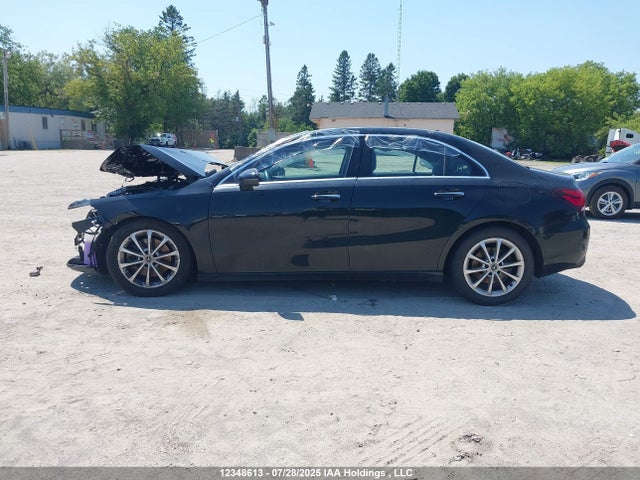 W1K3G4FB7MJ315621 Mercedes-Benz m260
