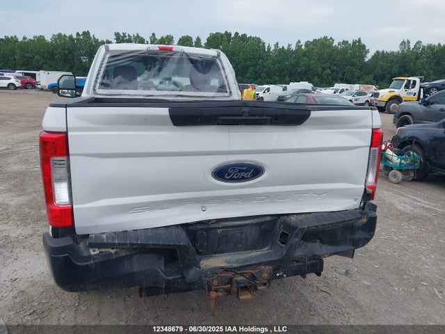 Ford F-250 2018 1FTBF2B67JEB86743 Image 16