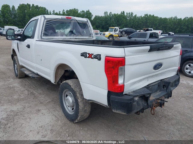 Ford F-250 2018 1FTBF2B67JEB86743 Image 3