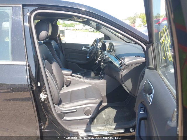 WDDMH4GB8FJ329501 Mercedes-Benz B-Class