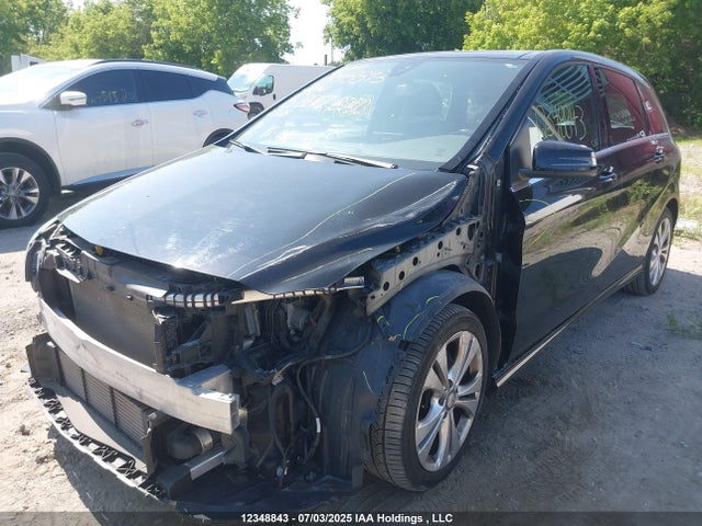 WDDMH4GB8FJ329501 Mercedes-Benz B-Class