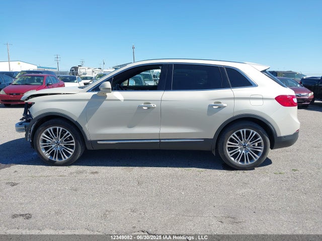 Lincoln 2016 2016 2LMTJ8LR8GBL54103 Image 15
