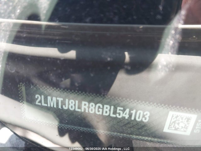 Lincoln 2016 2016 2LMTJ8LR8GBL54103 Image 19