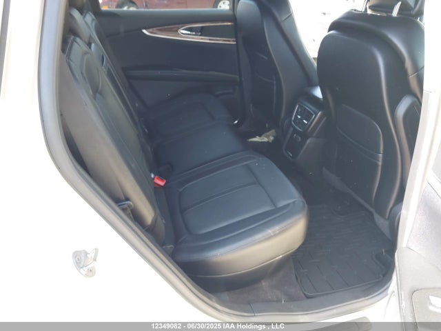 Lincoln 2016 2016 2LMTJ8LR8GBL54103 Image 8