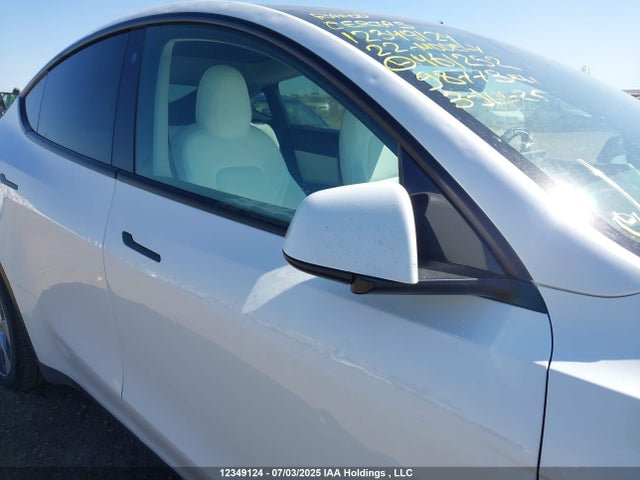 Tesla Model Y 2022 7SAYGDEE9NF461252 Image 12