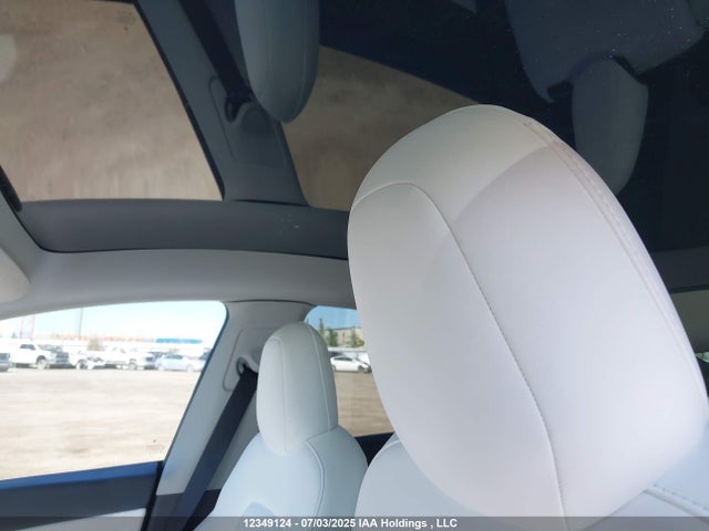 Tesla Model Y 2022 7SAYGDEE9NF461252 Image 22