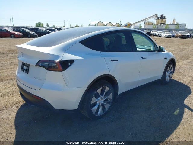Tesla Model Y 2022 7SAYGDEE9NF461252 Image 4
