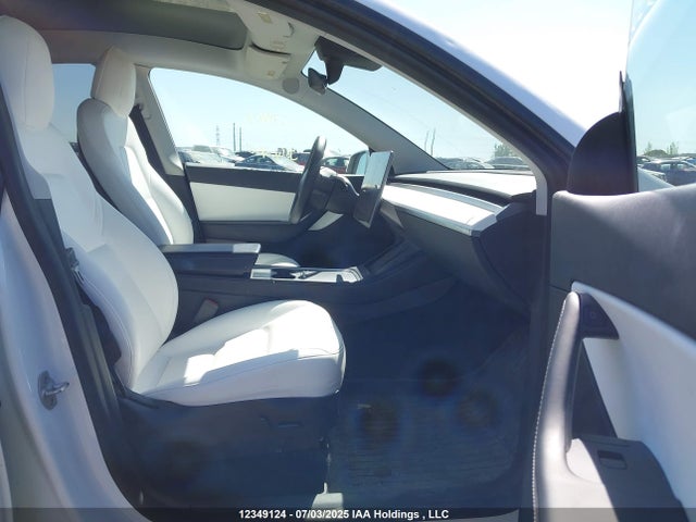 Tesla Model Y 2022 7SAYGDEE9NF461252 Image 5