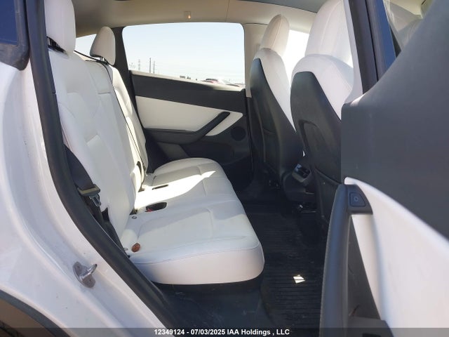 Tesla Model Y 2022 7SAYGDEE9NF461252 Image 8