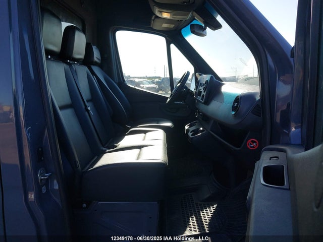 W1Y4DDHY8MP376090 Mercedes-Benz om651