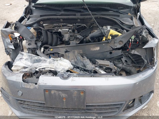3VWDK7AJ3EM383221 Volkswagen Jetta