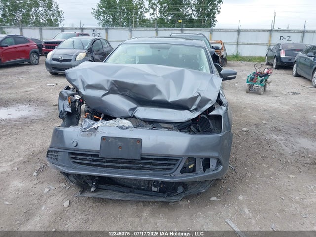 3VWDK7AJ3EM383221 Volkswagen Jetta