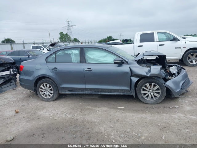 3VWDK7AJ3EM383221 Volkswagen Jetta