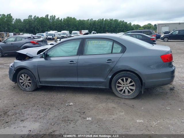 3VWDK7AJ3EM383221 Volkswagen Jetta