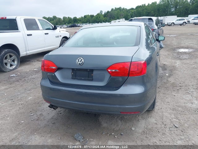 3VWDK7AJ3EM383221 Volkswagen Jetta