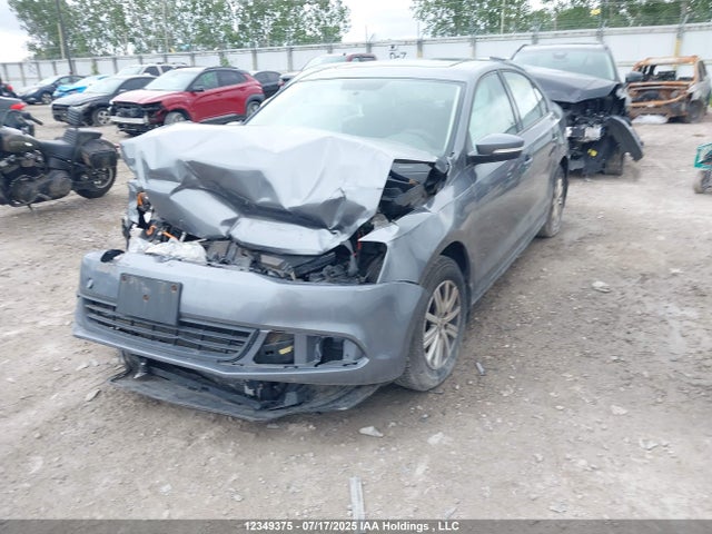3VWDK7AJ3EM383221 Volkswagen Jetta