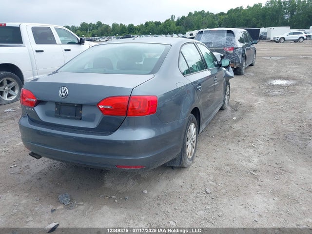3VWDK7AJ3EM383221 Volkswagen Jetta