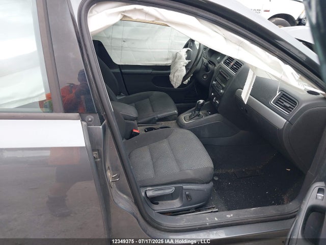 3VWDK7AJ3EM383221 Volkswagen Jetta