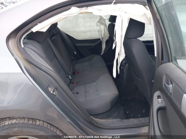 3VWDK7AJ3EM383221 Volkswagen Jetta