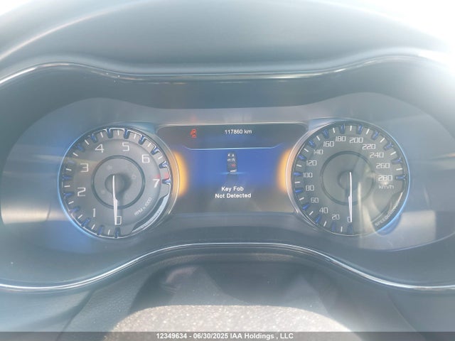 1C3CCCBG0FN711911 Chrysler 200