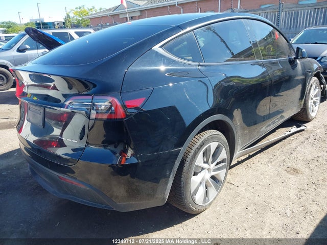 7SAYGAEEXNF533624 Tesla 2022