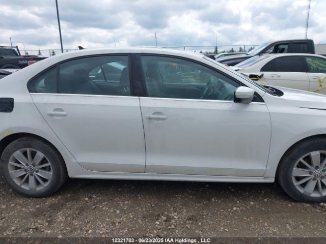3VW2K7AJ9FM232067 Volkswagen 2015