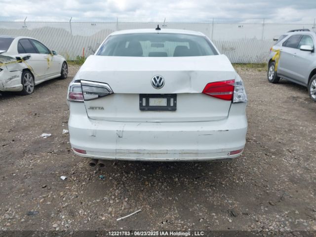 3VW2K7AJ9FM232067 Volkswagen 2015