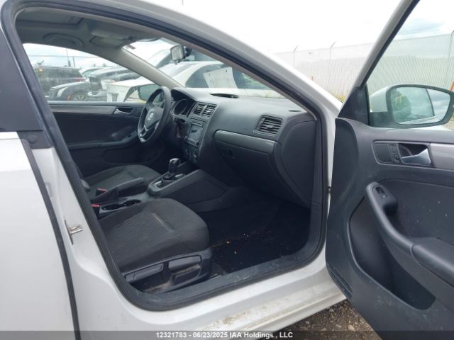 3VW2K7AJ9FM232067 Volkswagen 2015