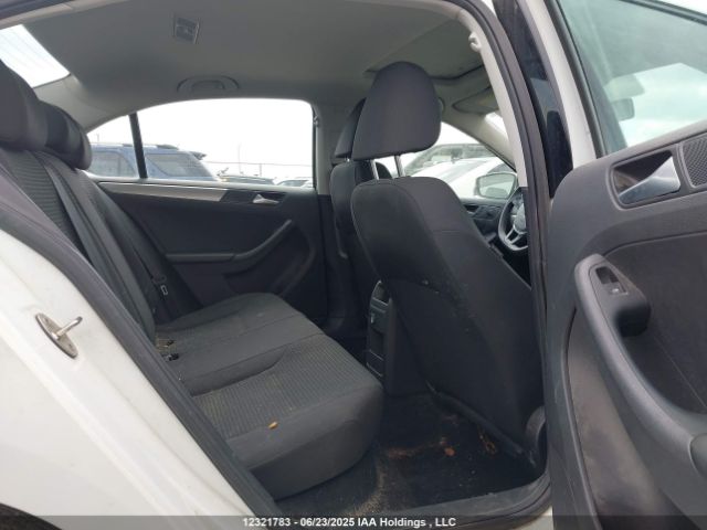 3VW2K7AJ9FM232067 Volkswagen 2015