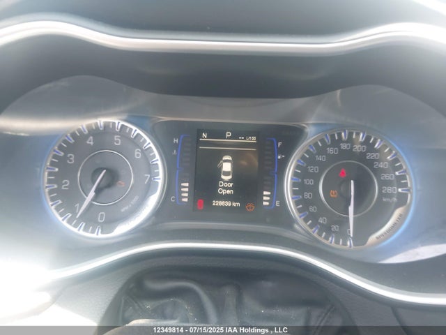 1C3CCCAB7FN585861 Chrysler 200