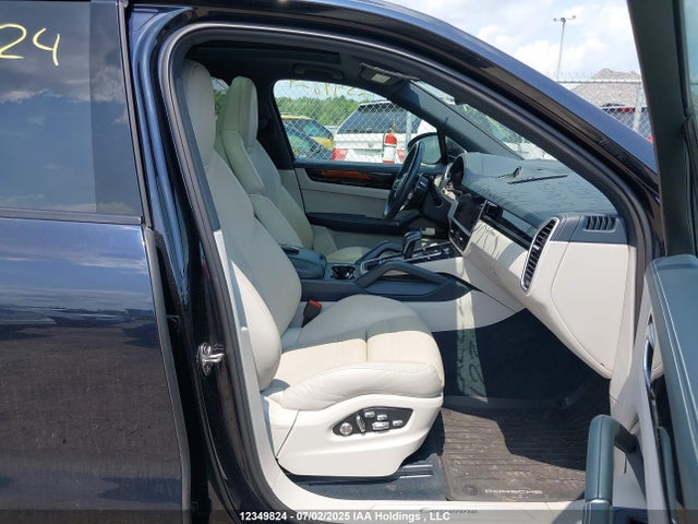 Porsche 2019 2019 WP1AA2AY0KDA15013 Image 5