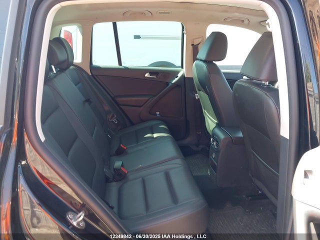WVGJV3AX7EW583394 Volkswagen 2014