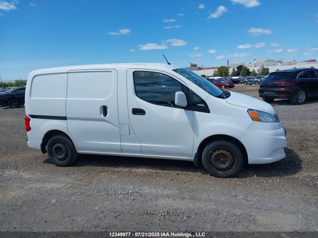 3N6CM0KN8HK705298 Nissan 2017