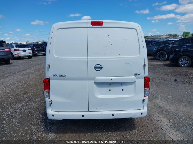 3N6CM0KN8HK705298 Nissan 2017