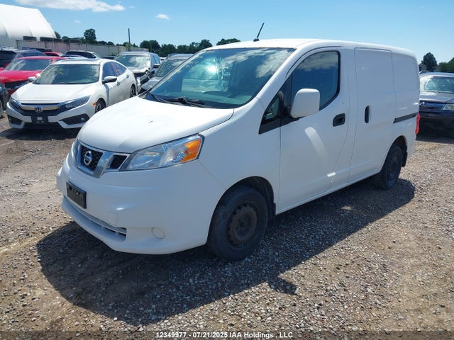 3N6CM0KN8HK705298 Nissan 2017