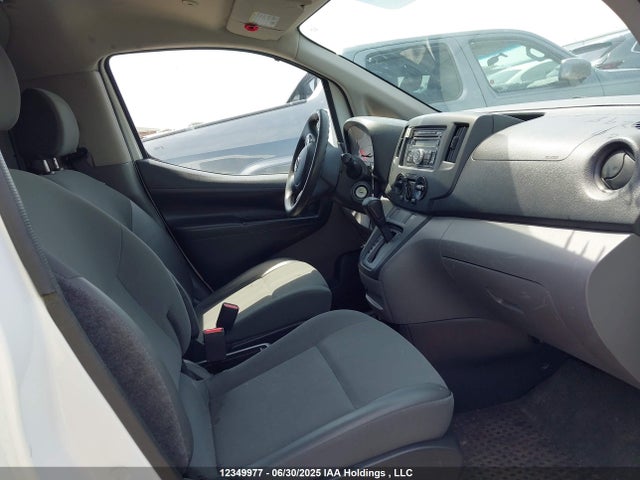 3N6CM0KN8HK705298 Nissan 2017