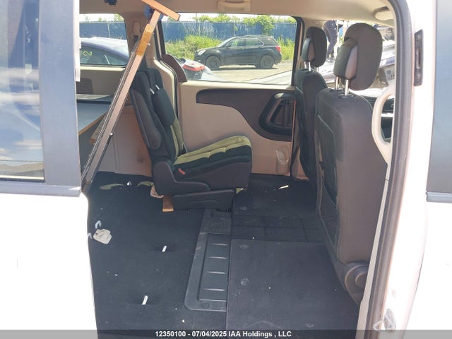 2C4RDGBG2JR302802 Dodge Grand Caravan