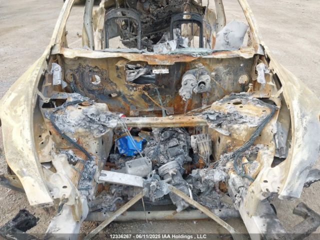 7SAYGDEE8NF573587 Tesla Model Y