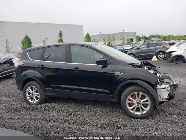 Ford 2017 2017 1FMCU9G9XHUA96889 Image 14