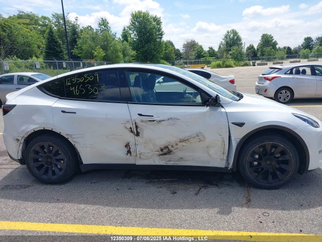 7SAYGDEE9NF465303 Tesla 2022