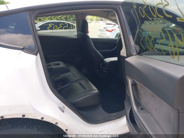 7SAYGDEE9NF465303 Tesla 2022