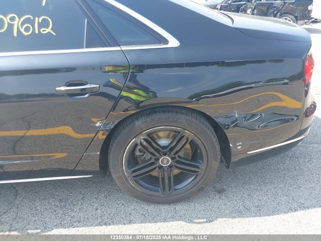 Audi A8 2016 WAUJ4AFD4GN009612 Image 22