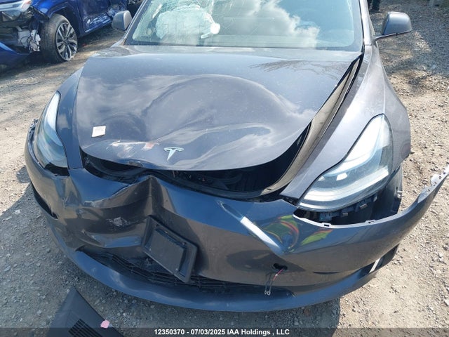 5YJ3E1EB5PF678124 Tesla MODEL 3