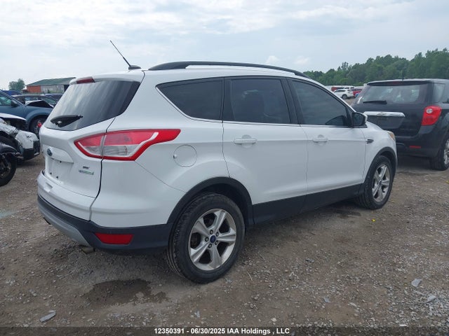 1FMCU0GX2FUA01524 Ford Escape