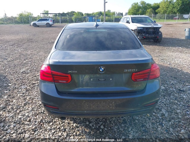 WBA8A3C56HK691380 BMW 320i