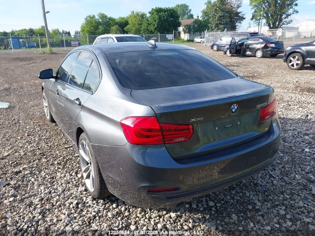 WBA8A3C56HK691380 BMW 320i