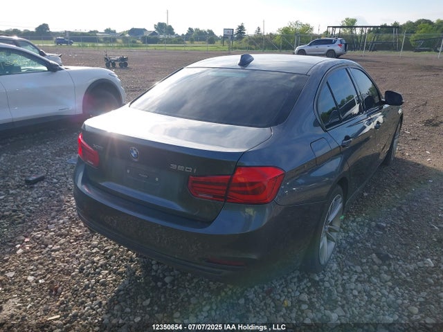 WBA8A3C56HK691380 BMW 320i