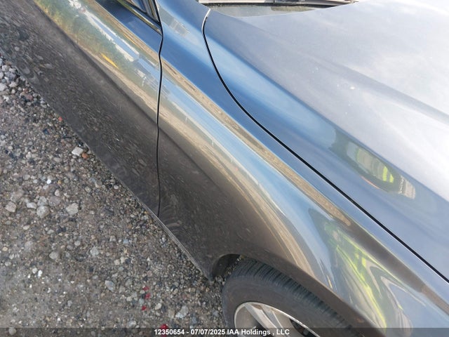 WBA8A3C56HK691380 BMW 320i